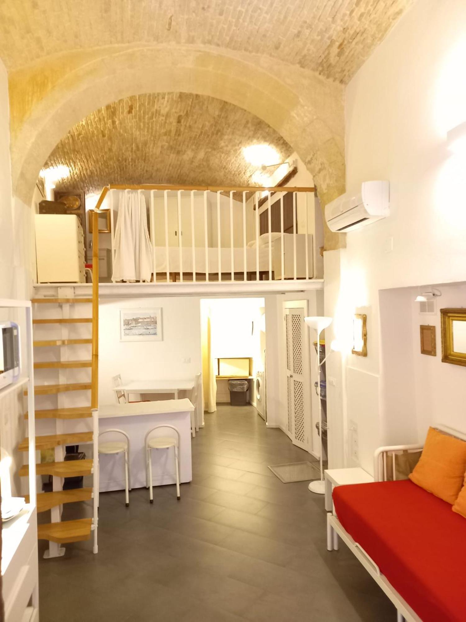 カリアリResidenze Palazzo Pesアパートメント エクステリア 写真